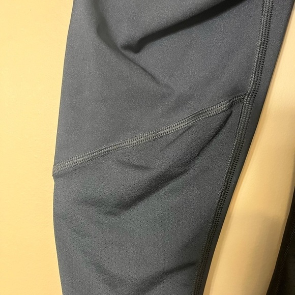 Under Armour HEATGEAR Compression Mileage Capri Leggings Black XS Athletic - Picture 4 of 9